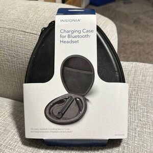 Insignia Charging Case for Bluetooth Headset